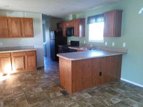 1st image of 28484 Oakwood Ave