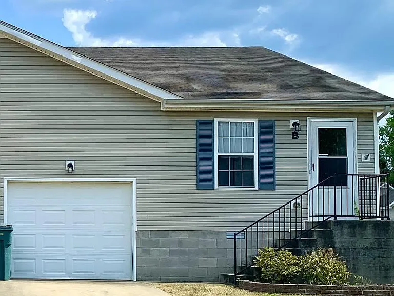 104 Maureen Dr #B — Photo 1