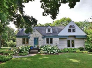 11035 W Bobolink Ave, Milwaukee, WI 53225