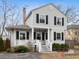 281 Scott Ave, Winnetka, IL 60093