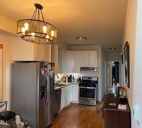 2nd image of 1219 W Erie St APT 3