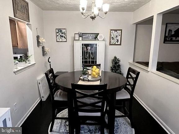 3rd image of 11226 Cristins Cir