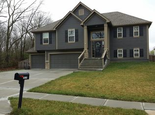 18114 Belinda Dr, Smithville, MO 64089
