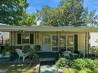 606 Goldleaf Ave, Capitol Heights, MD 20743