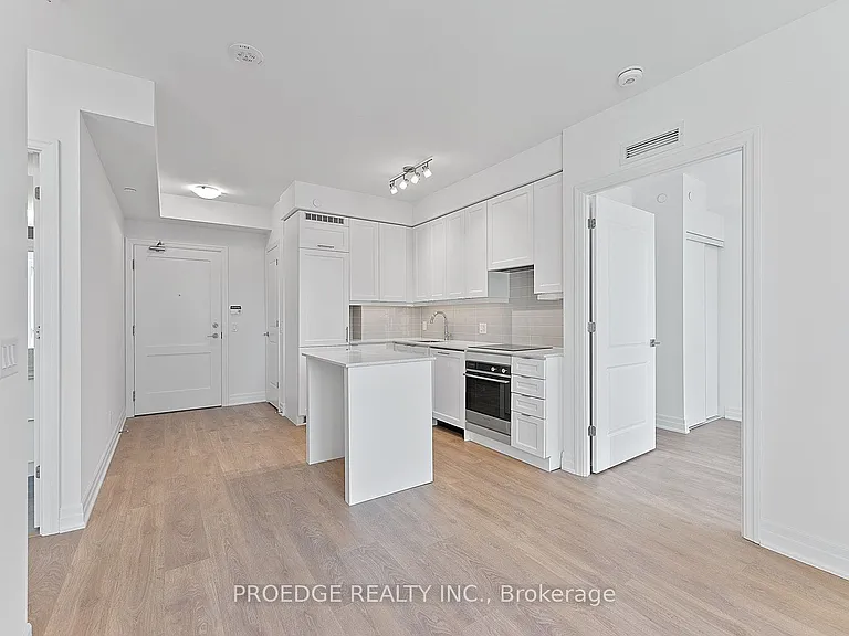 30 Elm Dr W #801 — Photo 3