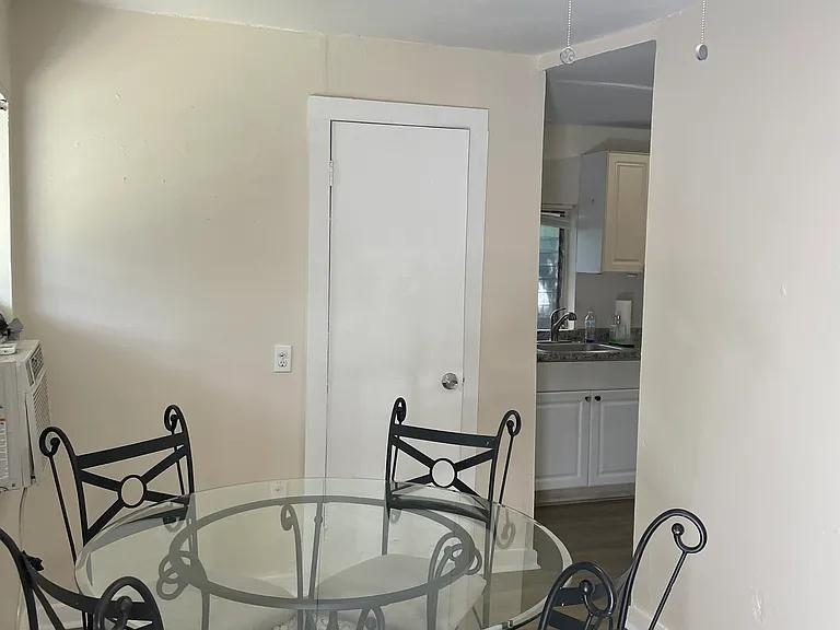 735 Flagami Blvd — Photo 8