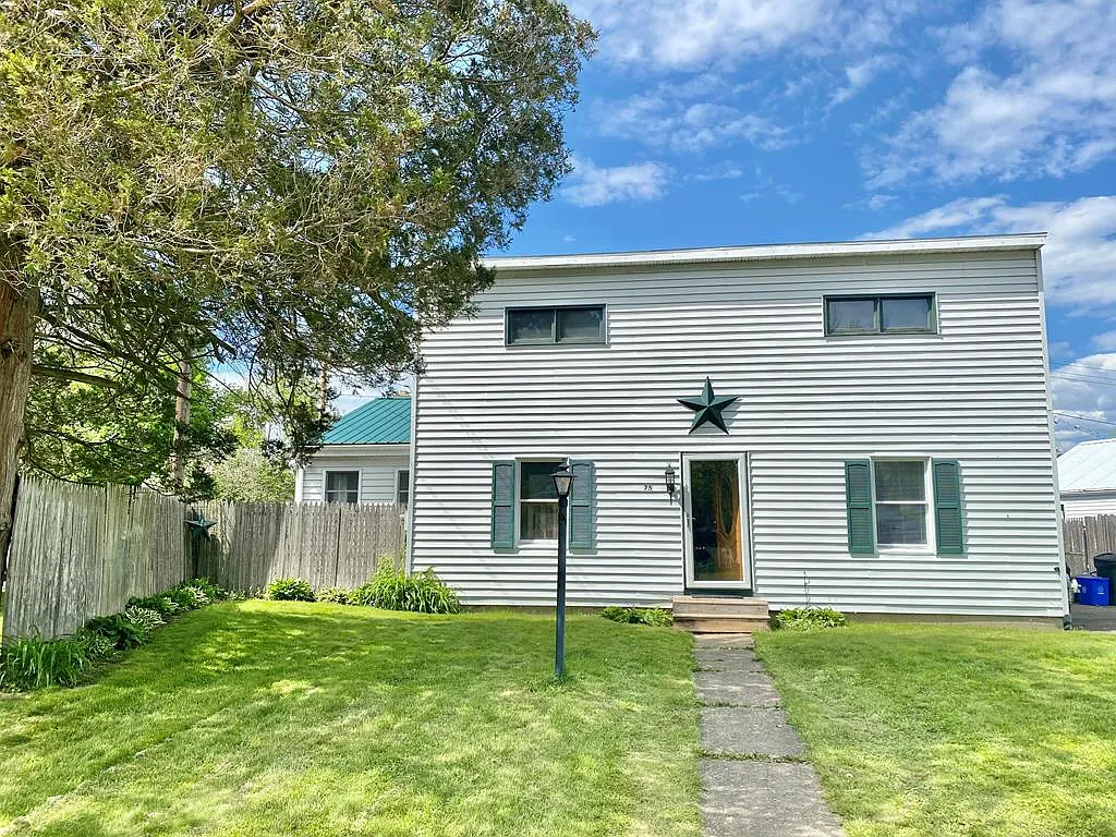 75 Hampton Rd photo 1