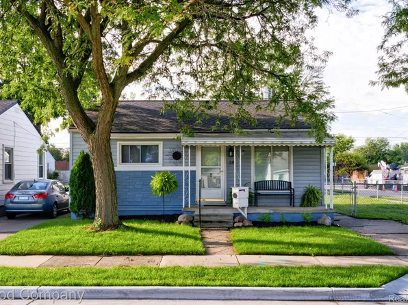 38 E Rowland Ave, Madison Heights, MI 48071