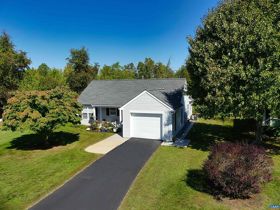 1st image of 17 Hilltop Ct