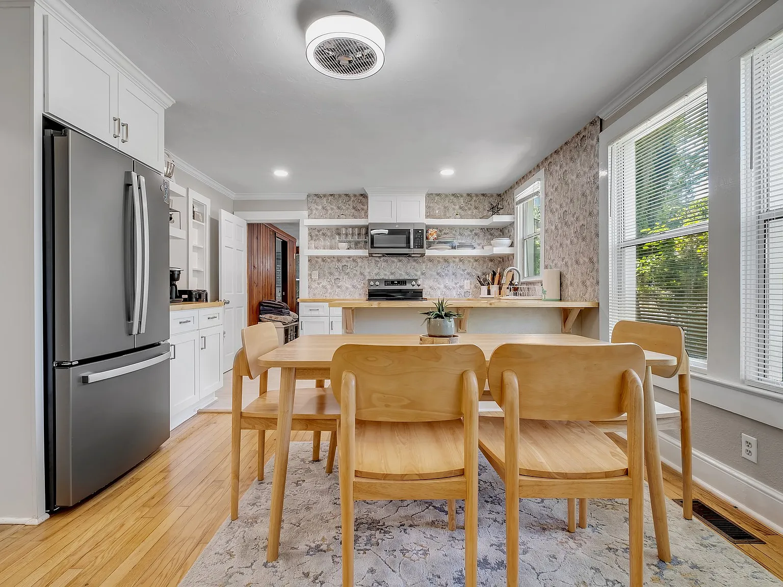 4 bed, 1700 sqft, $2,600 — Photo 1