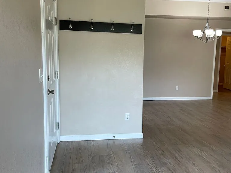 5225 White Willow Dr #J130 — Photo 10