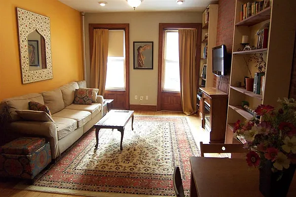 Rented by Susan Finkel, LREB | media 106