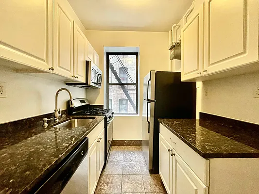 Rented by Bohemia Realty Group | media 5