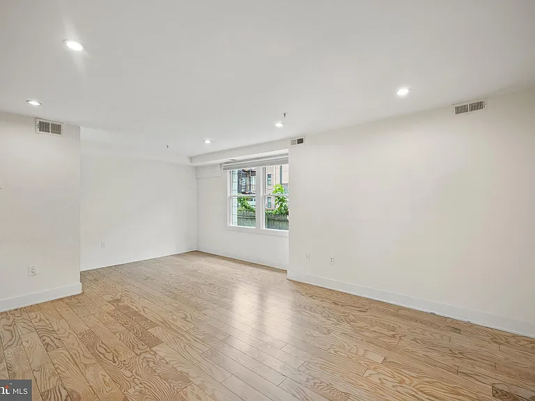 2101 11th St NW #103 — Photo 17