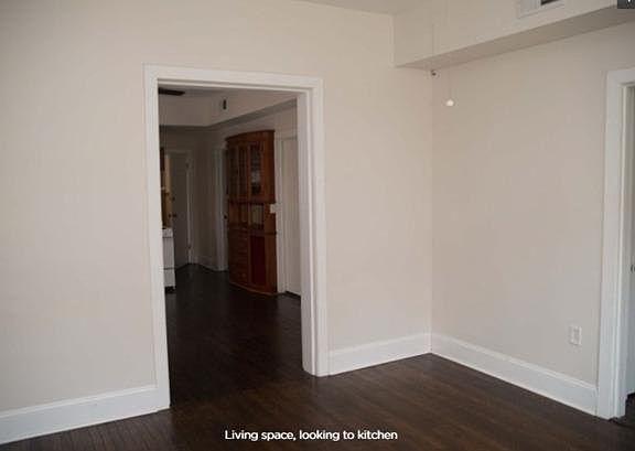 3rd image of 1220 N Washtenaw Ave APT 1F