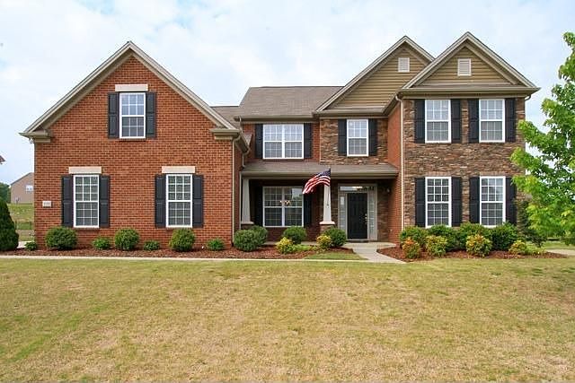 1st image of 228 Rock Castle Dr
