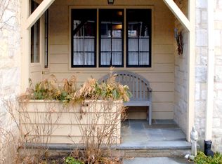 1264 Forest Glen Dr N, Winnetka, IL