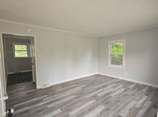 421 W 11th St, Davenport, IA 52803