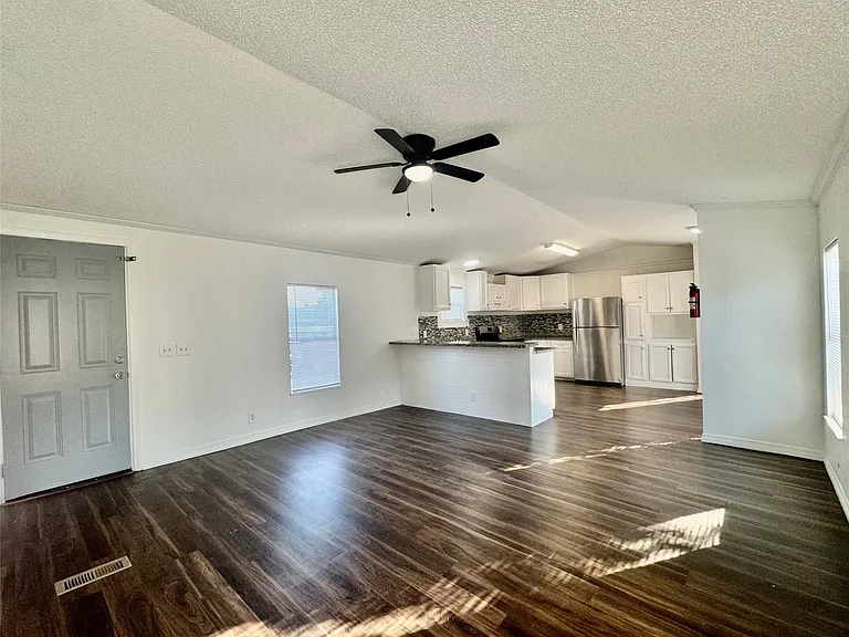 1007 Spooner St #1007 — Photo 8