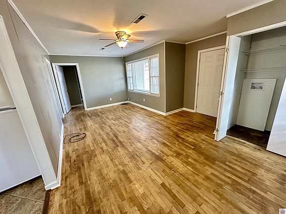 4th image of 602 Olive St