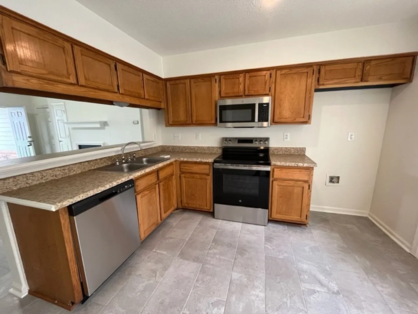 Renovated 3 Bedroom 2 Bath Home for Rent for Rent! — Photo 3