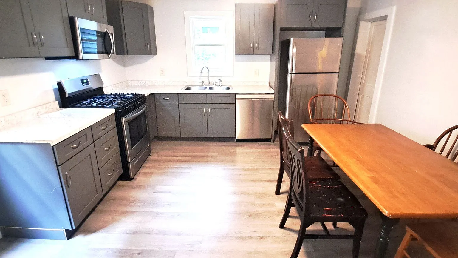 112 Hudson St — Photo 2