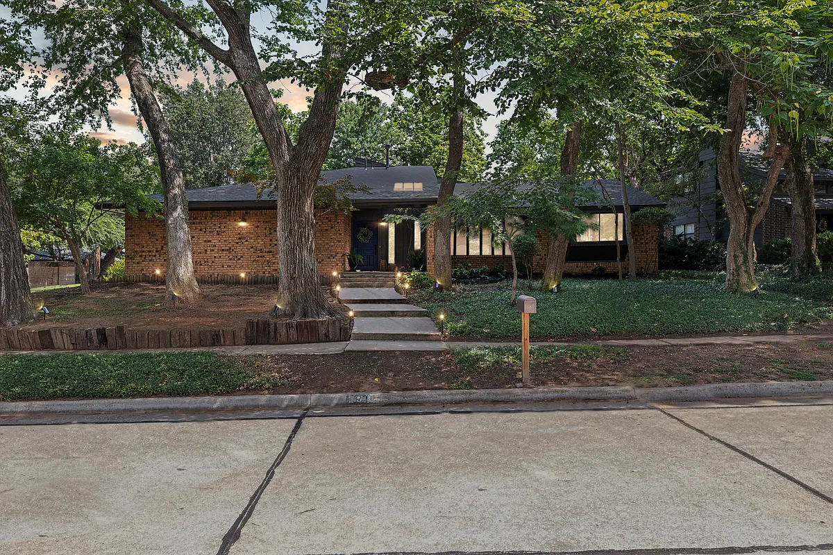 Building Photo - 3911 Morrison Cir