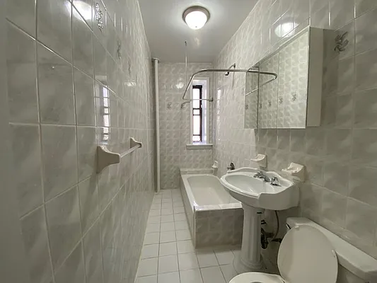 Rented by NextStopNY | media 19