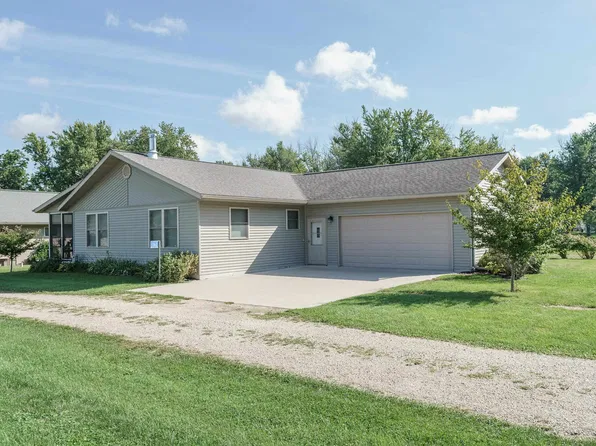 262 E Front St, Markesan, WI 53946