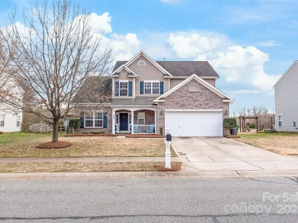 696 Yvonne Dr SW, Concord, NC 28027