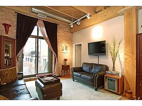 1330 W Monroe St #204 Photo 1
