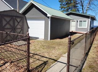 1504 Houghton View Dr, Houghton Lake, MI 48629