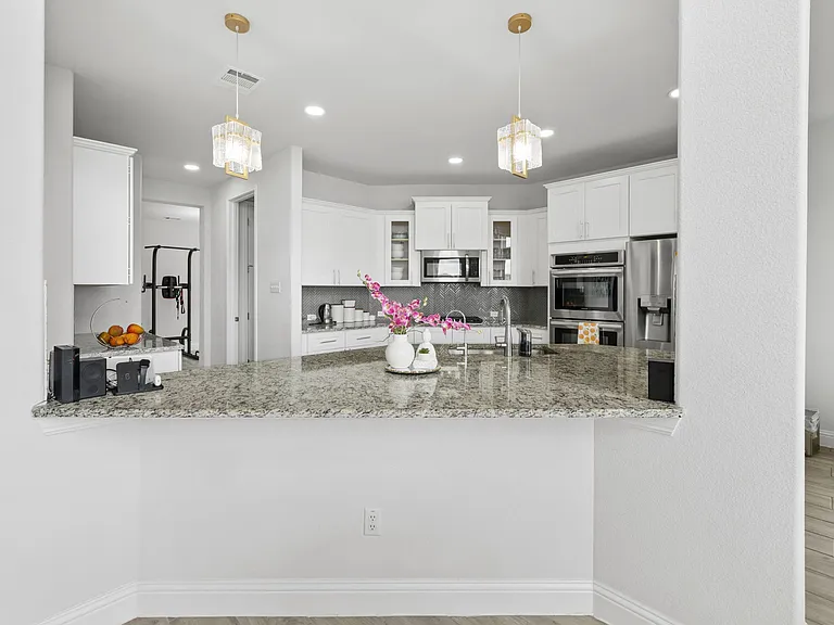 20512 Christie Marie Ln — Photo 13