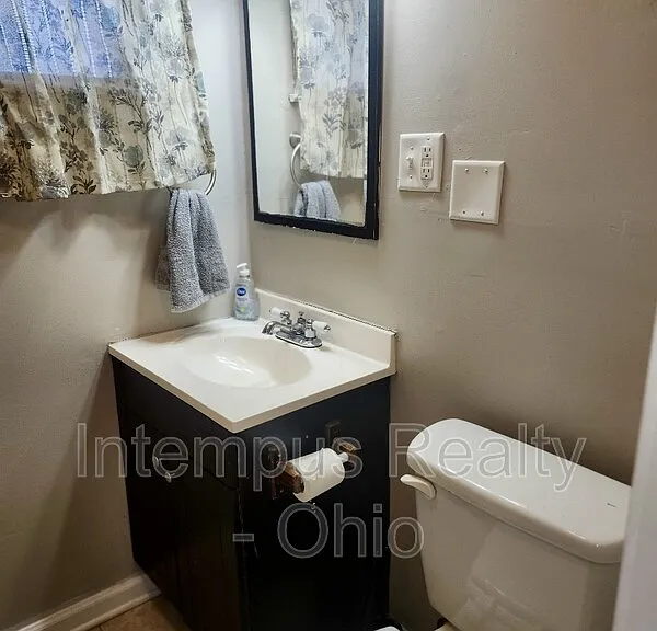 3925 Irwin Ave — Photo 9