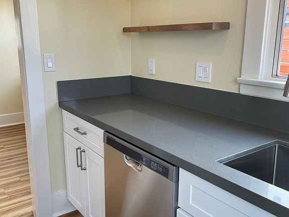 2nd image of 2402 E 5th St #2