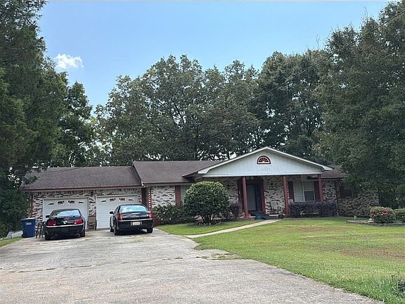 3rd image of 884 Riverside Dr