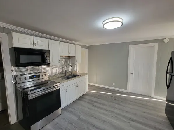 92 Ledge St #1, Nashua, NH 03060