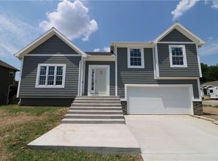 2202 Pike St, Saint Joseph, MO 64503