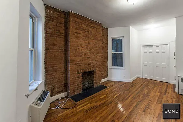 Rented by Bond New York | media 7