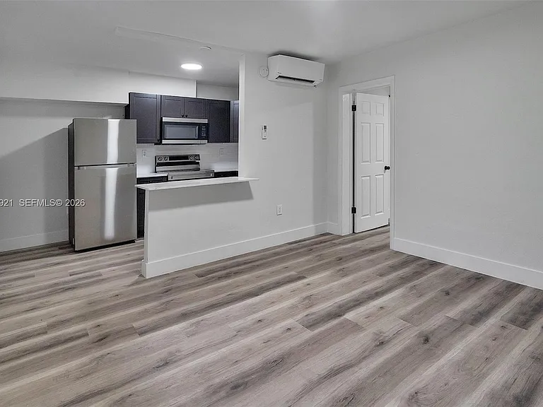 4037 SW 65th Ave #2 — Photo 3