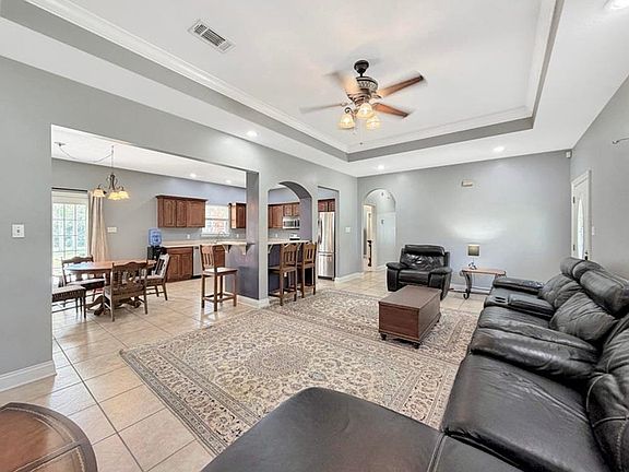 3rd image of 545 Delia Dr