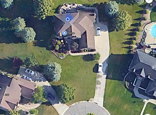 4170 Carbary Ct, Rochester, MI 48306