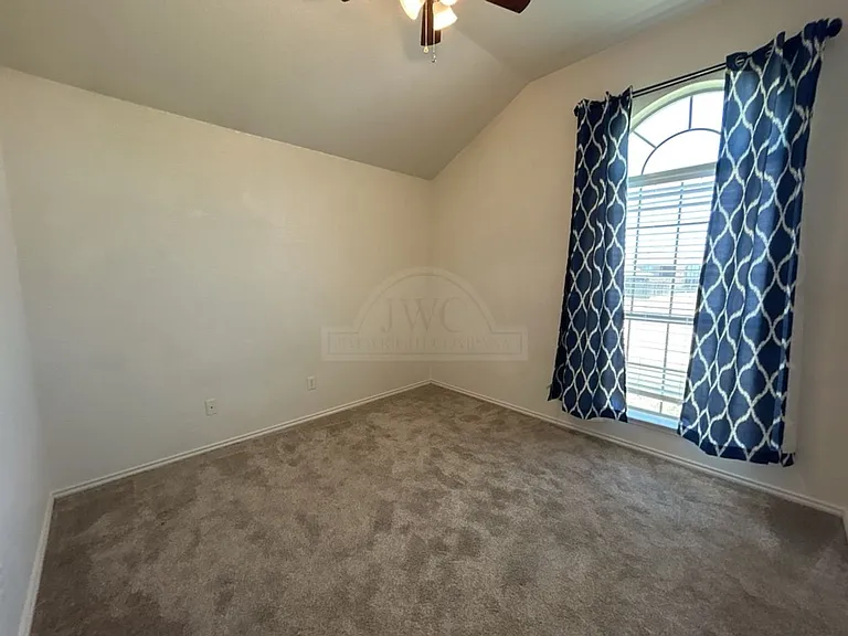 10105 Diana Dr — Photo 8