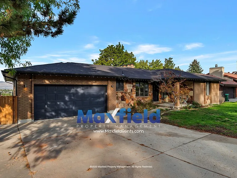 11670 S Hidden Valley Blvd — Photo 1
