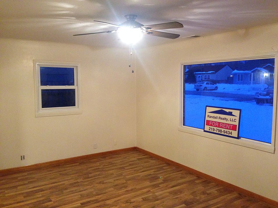 Living Room has new laminate flooring