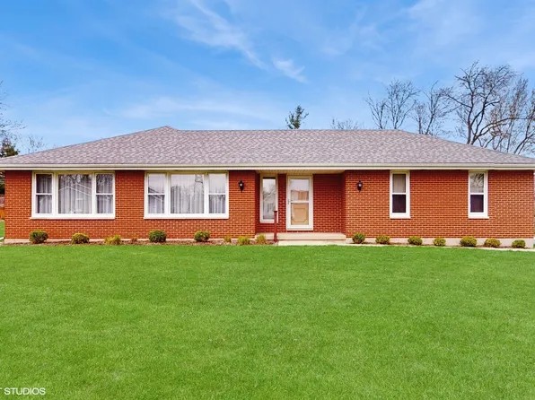 130 Burning Bush Trl, Crystal Lake, IL 60012