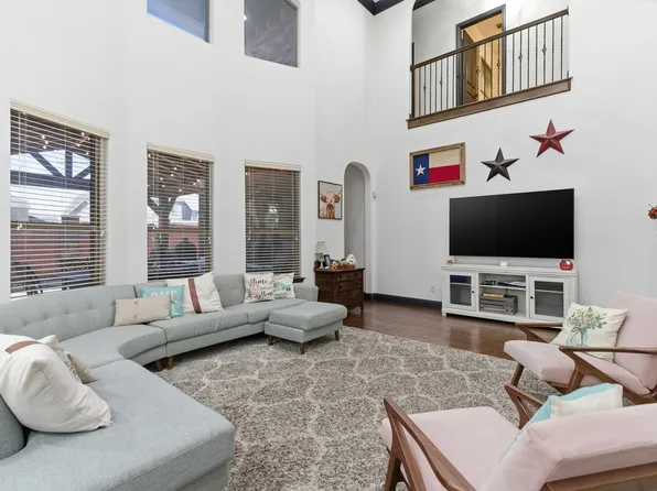 6876 Foghorn Ln, Grand Prairie, TX 75054