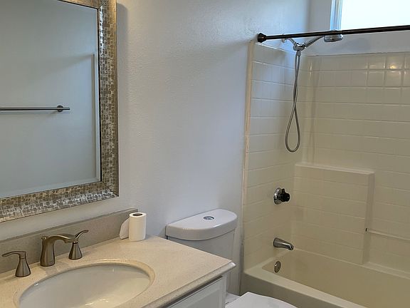 2nd image of 51865 Avenida Carranza
