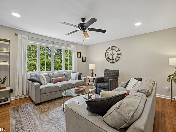 5th image of 6 Cherry Ln
