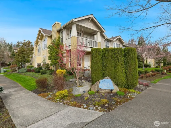 7719 Fairway Avenue SE #203, Snoqualmie, WA 98065